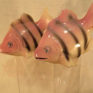 FISH Salt & Pepper Shakers Japan Slight Flaw (69C)